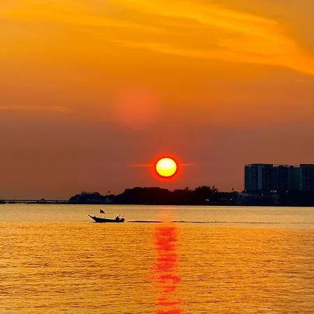 Pd Golden Straits Villas Port Dickson Exterior photo