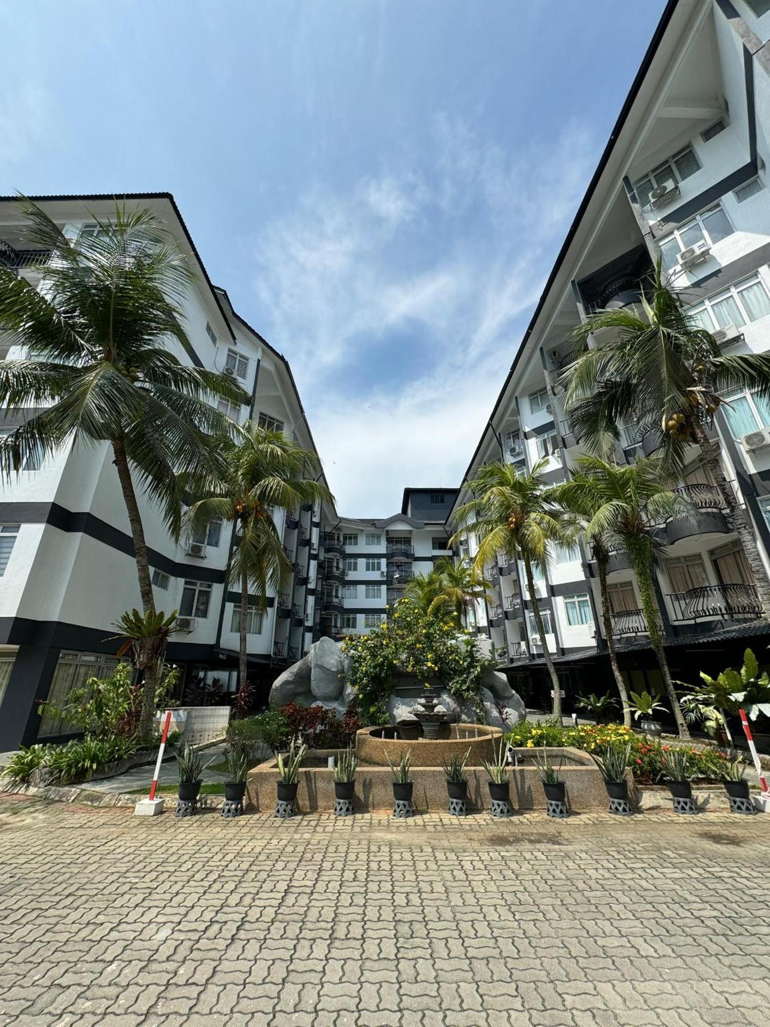 Pd Golden Straits Port Dickson
