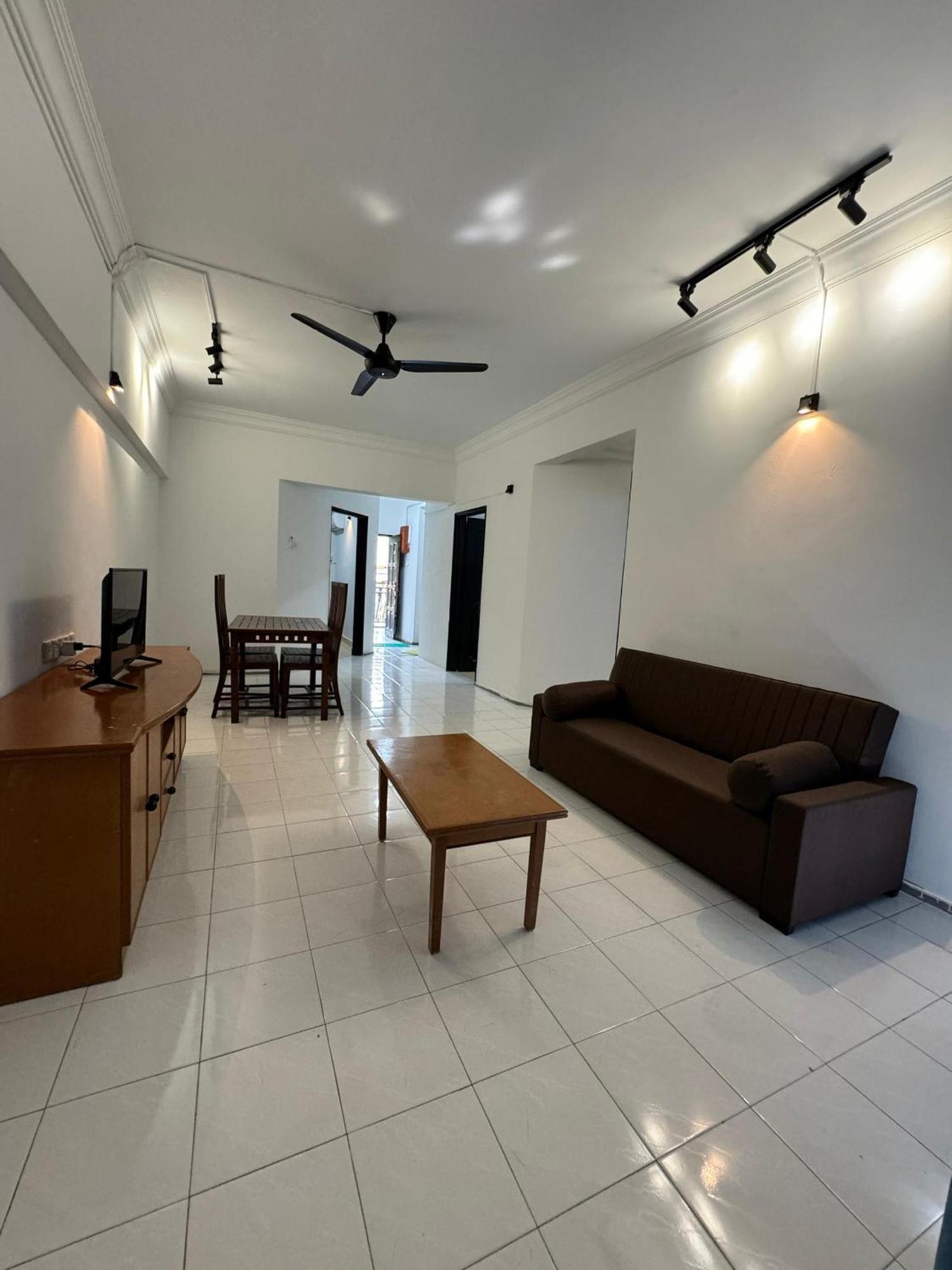 Pd Golden Straits Apartment *